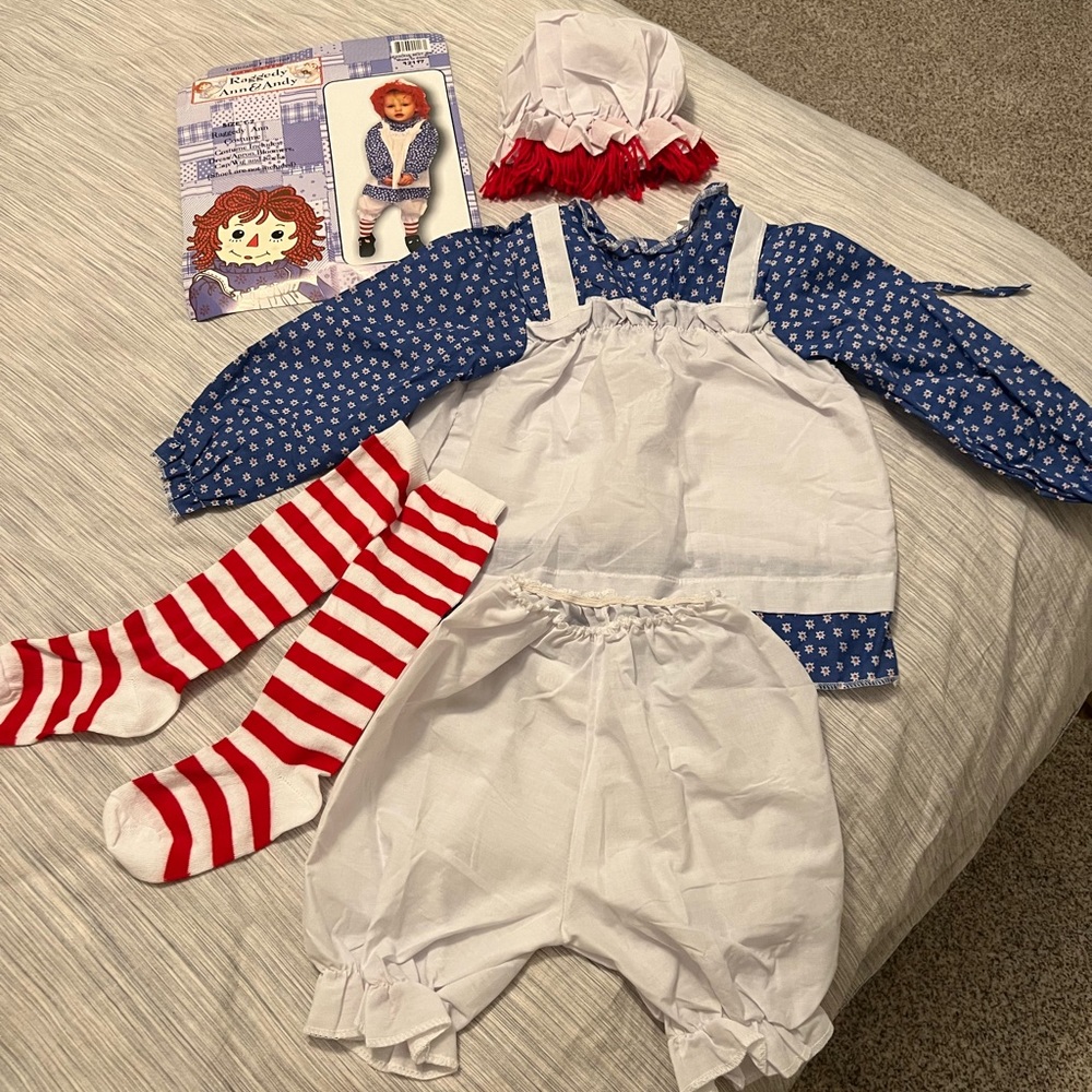 Raggedy Ann Toddler Costume Size 1-2, worn once at Christmas time for dress up